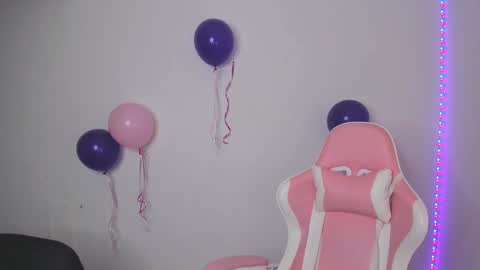 Val online show from November 17, 10:10 am