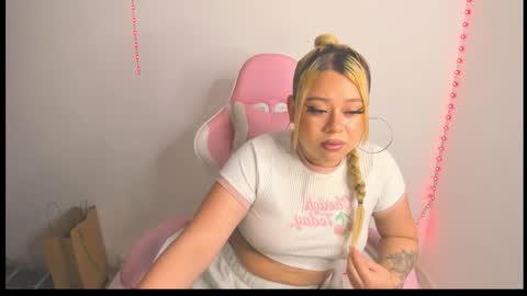 Val online show from February 24, 1:14 am