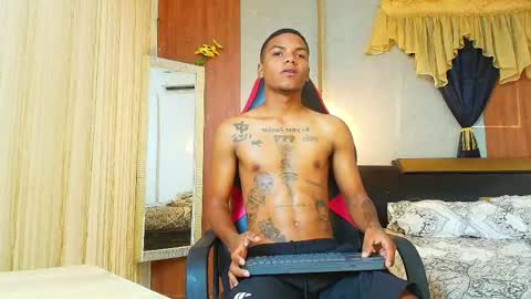 Snapshot of arthur_collins_ chatting on May 22, 8:47 pm ARTHUR online show from May 22, 8:47 pm