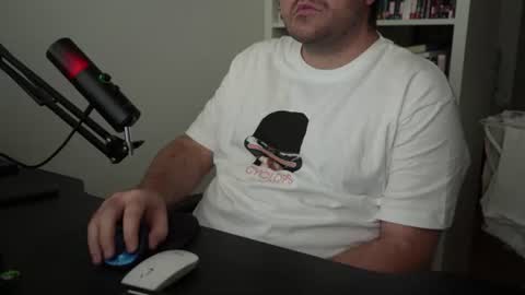 Snapshot of arthur_from_cumalot chatting on July 30, 10:47 am Arthur online show from July 30, 10:47 am