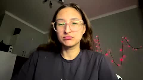 Mia  online show from March 30, 3:24 pm