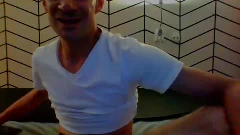 Snapshot of artii_sperm_shot chatting on August 8, 1:52 am artii_sperm_shot online show from August 8, 1:52 am