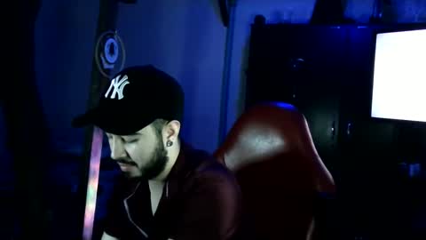 Snapshot of artorias_4 chatting on December 8, 3:00 am artorias 4 online show from December 8, 3:00 am