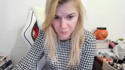 MIA online show from January 25, 7:49 pm