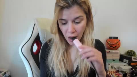 MIA online show from February 9, 11:36 am
