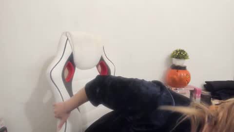 MIA online show from February 21, 9:22 pm