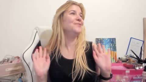 MIA online show from October 28, 9:17 pm