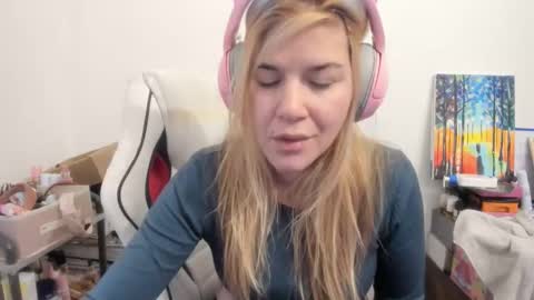 MIA online show from December 3, 8:56 am