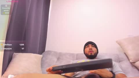 arturguy01 online show from January 5, 2:19 pm