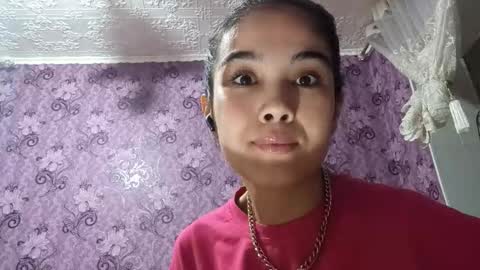 Amina online show from December 17, 6:36 pm