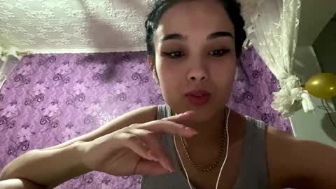 Amina online show from January 14, 6:13 pm