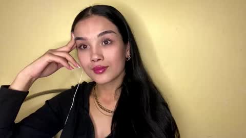 Amina online show from February 1, 6:39 pm