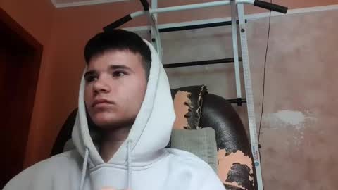 Snapshot of arvyn_ chatting on April 16, 7:31 am Denis online show from April 16, 7:31 am