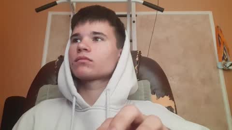 Snapshot of arvyn_ chatting on April 23, 7:41 am Denis online show from April 23, 7:41 am