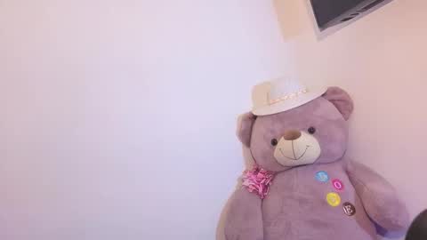 Snapshot of ary1_ chatting on March 18, 5:32 am Ary online show from March 18, 5:32 am