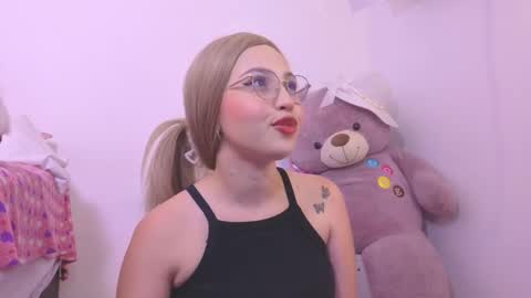 Snapshot of ary1_ chatting on March 27, 6:19 am Ary online show from March 27, 6:19 am