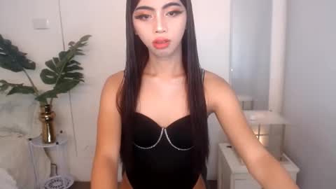 Snapshot of ary_99x chatting on February 23, 9:06 am Ariella online show from February 23, 9:06 am