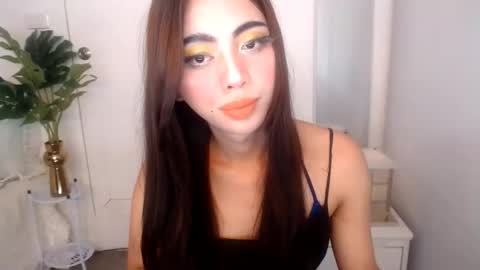 Snapshot of ary_99x chatting on April 9, 6:19 am Ariella online show from April 9, 6:19 am