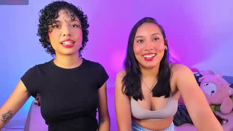 Snapshot of ary_and_kel chatting on November 29, 2:58 am Ariana and Kelsieh online show from November 29, 2:58 am