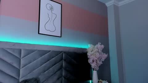 Snapshot of ary_thompson_ chatting on December 10, 11:30 pm ARY THOMPSON online show from December 10, 11:30 pm