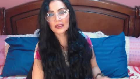Snapshot of ary_z chatting on July 18, 4:27 am Ary online show from July 18, 4:27 am