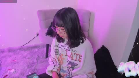 Snapshot of arya_line chatting on May 2, 1:32 am Arys online show from May 2, 1:32 am