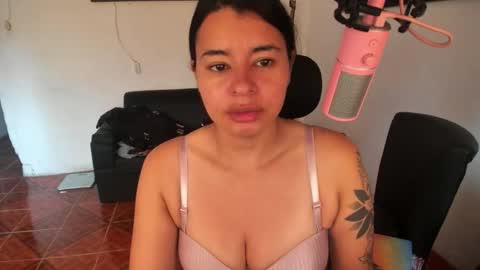 Arya Miller online show from October 4, 1:42 pm