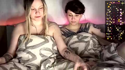Snapshot of arya_stark7 chatting on February 28, 11:36 am Arya brunett and Cassie blond online show from February 28, 11:36 am