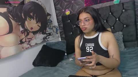 Snapshot of aryahmoonn chatting on March 21, 4:50 am aryahmoonn online show from March 21, 4:50 am