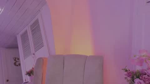 arycooper_ online show from June 12, 1:32 pm
