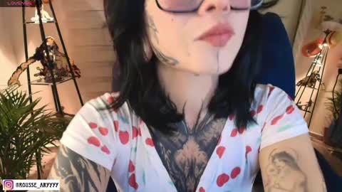 Snapshot of aryrousse chatting on April 27, 2:09 am Ary Rousse online show from April 27, 2:09 am