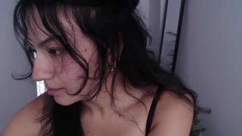 Snapshot of asaray_t chatting on February 27, 8:42 pm Saray online show from February 27, 8:42 pm