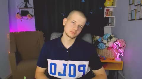 Snapshot of ash_raven_ chatting on September 14, 12:15 pm ash_raven_ online show from September 14, 12:15 pm