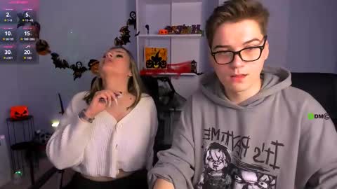 ash_raven_ online show from October 23, 8:29 pm