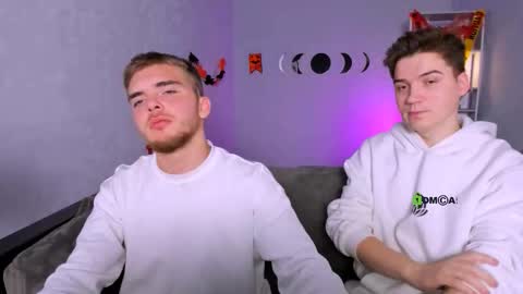 ash_raven_ online show from October 25, 7:19 pm