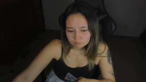 ash_smith1 online show from July 13, 4:37 am
