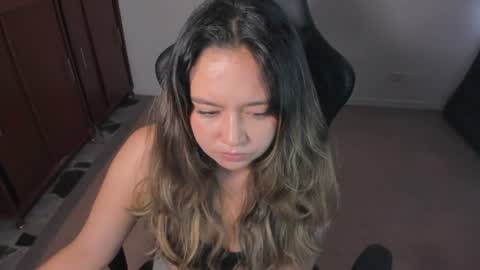 ash_smith1 online show from July 29, 7:12 pm