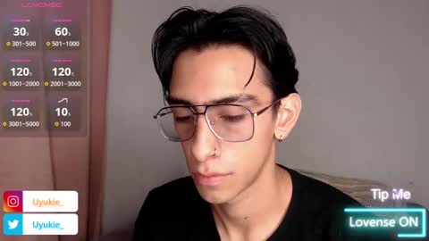 Ash online show from November 12, 11:58 pm