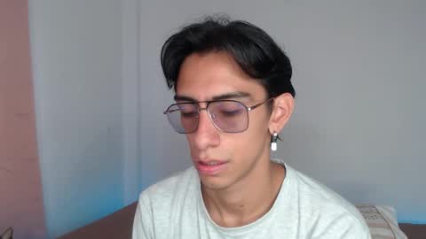 Ash online show from February 10, 4:55 pm