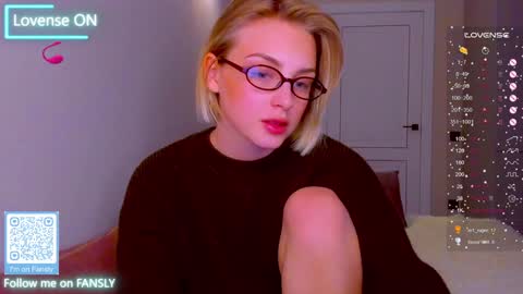 Snapshot of ashbunny_ chatting on January 28, 6:07 pm your pretty Ashley online show from January 28, 6:07 pm