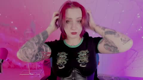 Snapshot of asheluck chatting on December 8, 8:04 pm AshleyAshe online show from December 8, 8:04 pm