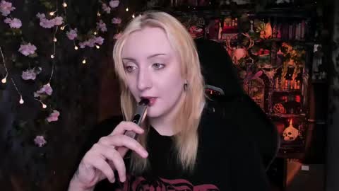 AshleyAshe  online show from June 5, 6:52 am