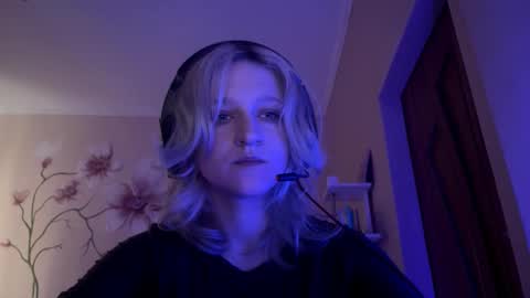 Snapshot of ashelyparcell chatting on December 15, 7:12 am July online show from December 15, 7:12 am