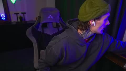 Snapshot of asher_88 chatting on October 8, 1:09 pm Jerk Machine online show from October 8, 1:09 pm