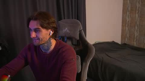 Snapshot of asher_88 chatting on December 15, 4:17 am Jerk Machine online show from December 15, 4:17 am