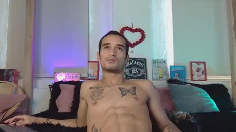 Snapshot of asherxxx_ chatting on March 17, 9:07 pm CARIBBEAN DREAM online show from March 17, 9:07 pm