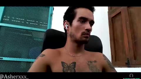 Snapshot of asherxxx_ chatting on April 27, 8:40 pm CARIBBEAN DREAM online show from April 27, 8:40 pm