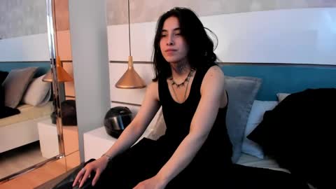Ashkoreh online show from June 1, 9:27 pm