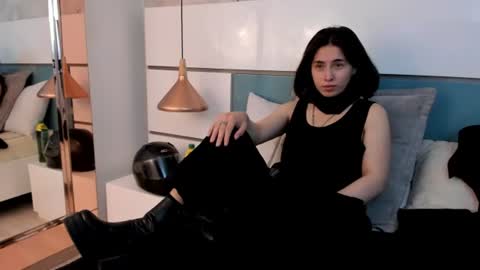 Ashkoreh online show from July 2, 8:15 pm