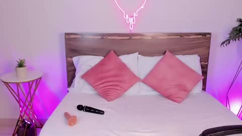 Snapshot of ashleey_sweet_ chatting on February 22, 5:24 pm ASHLEY online show from February 22, 5:24 pm